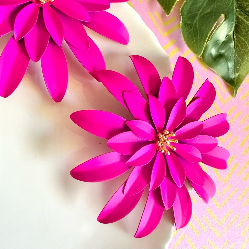 2/$30🌵 Pink Daisy Flower Metal Earrings Zara Statement Jumbo Garden Jewelry NEW - Picture 7 of 12